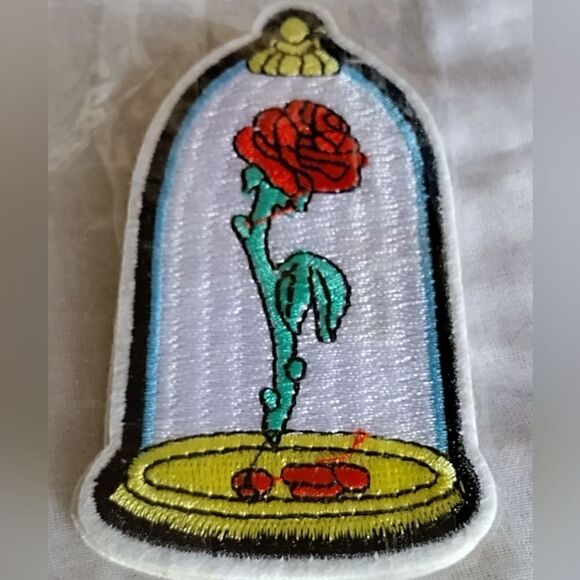 DISNEY IRON ON PATCH  BEAUTY AND THE BEAST GLASS DOMED ROSE 3"1/2" - Picture 3 of 3